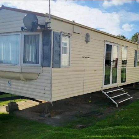2 Bedroom Caravan With Sea Views Eastchurch エクステリア 写真