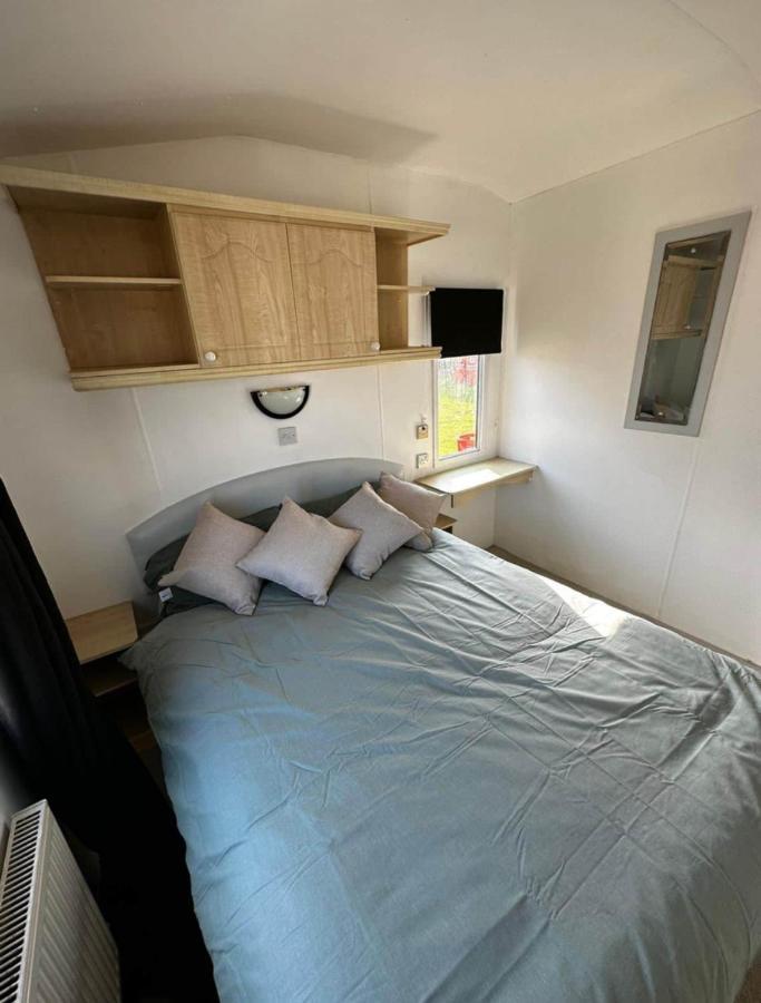 2 Bedroom Caravan With Sea Views Eastchurch エクステリア 写真